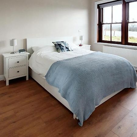 Riverside Marina Apartments Lanesborough المظهر الخارجي الصورة