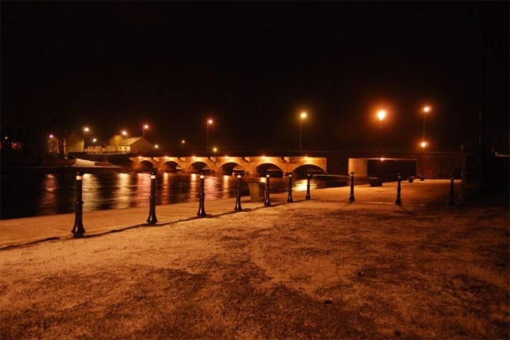 Riverside Marina Apartments Lanesborough المظهر الخارجي الصورة