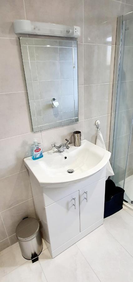 Riverside Marina Apartments Lanesborough المظهر الخارجي الصورة