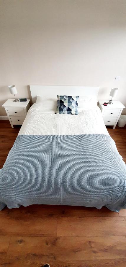 Riverside Marina Apartments Lanesborough المظهر الخارجي الصورة