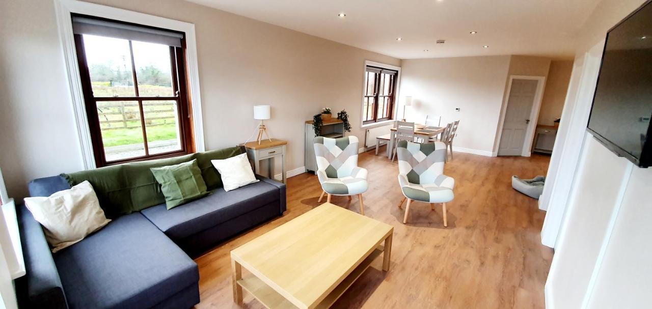 Riverside Marina Apartments Lanesborough المظهر الخارجي الصورة