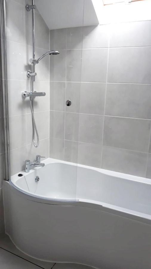 Riverside Marina Apartments Lanesborough المظهر الخارجي الصورة